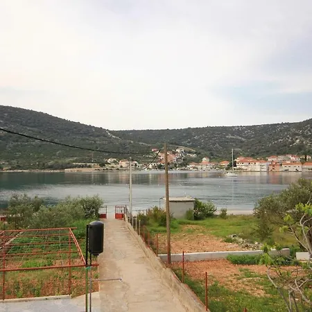 Appartement By The Sea Vinisce, Trogir - 10006 *